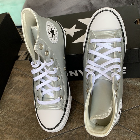 CONVERSE CTAS HI SILVER/WHITE/BLACK WMNS - Picture 15 of 16